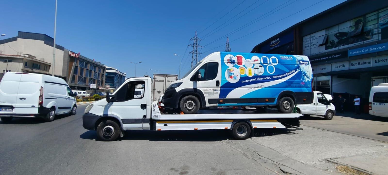 Beylikdüzü çekici - Ticari aracın servis çevresinde oto çekici ile taşınması